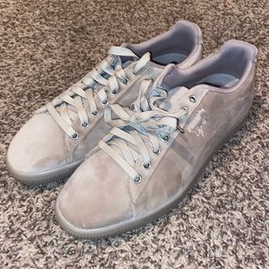 Suede Clyde Puma shoes